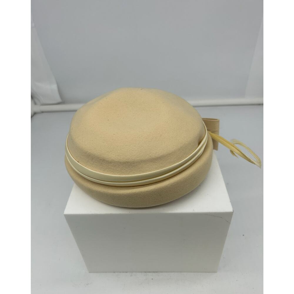 Vintage Henry Pollack Glenover Tilt Hat Cream Wool Felt Cloche 1940s MCM